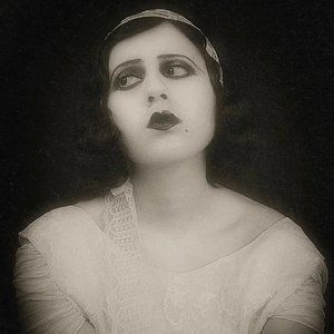 Meet your Posher, Galilea